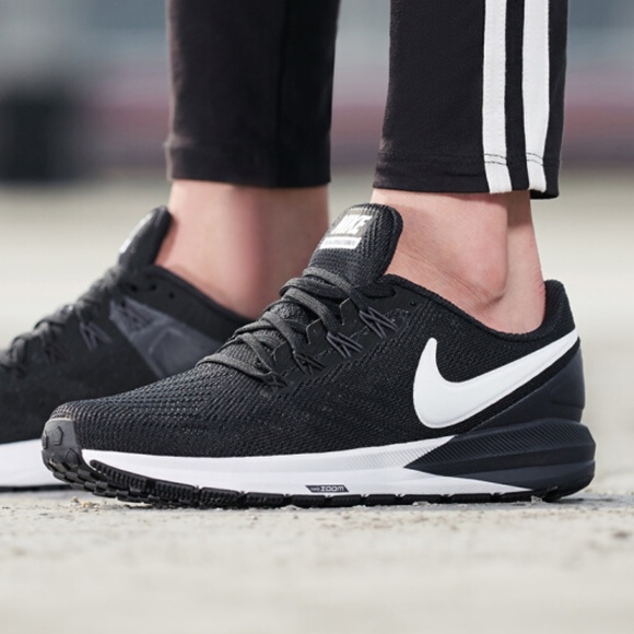 nike air zoom structure 22 women's black